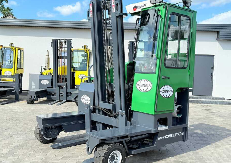 Combilift C3500 / DUPLEX 4100MM / GAS / EXTENDABLE FORKS / CABIN / HEATING + AIR CONDITIONING / LIKE NEW - 4 yönlü reach truck: fotoğraf 1 Combilift C3500 / DUPLEX 4100MM / GAS / EXTENDABLE FORKS / CABIN / HEATING + AIR CONDITIONING / LIKE NEW - 4 yönlü reach truck: fotoğraf 1