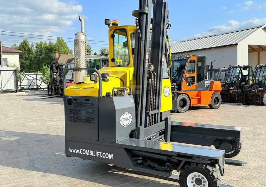 Combilift C4000 / DIESEL / DUPLEX - 4100MM / POSITIONER / ONLY 2951 MTH / LIKE NEW - 4 yönlü reach truck: fotoğraf 5 Combilift C4000 / DIESEL / DUPLEX - 4100MM / POSITIONER / ONLY 2951 MTH / LIKE NEW - 4 yönlü reach truck: fotoğraf 5
