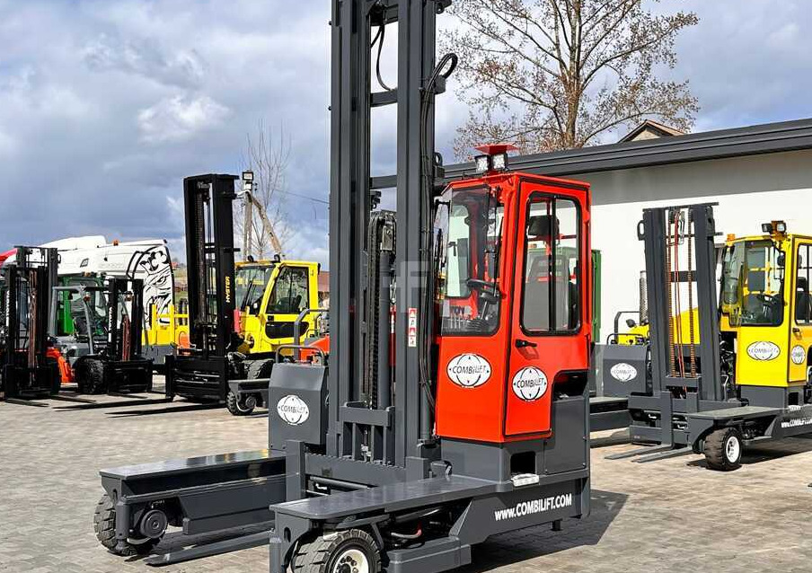 Combilift C4000 / DIESEL / TRIPLEX / 8400MM / FREE LIFT / SIDESHIFT / LIKE NEW - 4 yönlü reach truck: fotoğraf 1 Combilift C4000 / DIESEL / TRIPLEX / 8400MM / FREE LIFT / SIDESHIFT / LIKE NEW - 4 yönlü reach truck: fotoğraf 1