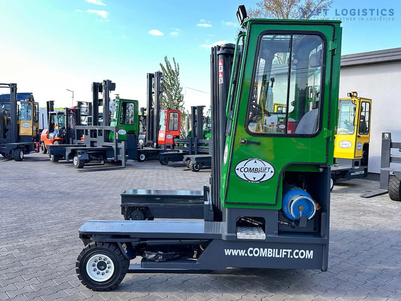 Combilift C4000 / TRIPLEX / 4900MM / LPG / FREE LIFT / FORK SHIFT / LIKE NEW C4000 / TRIPLEX / 4900MM / LPG / FREE LIFT / FORK SHIFT / LIK - 4 yönlü reach truck: fotoğraf 2 Combilift C4000 / TRIPLEX / 4900MM / LPG / FREE LIFT / FORK SHIFT / LIKE NEW C4000 / TRIPLEX / 4900MM / LPG / FREE LIFT / FORK SHIFT / LIK - 4 yönlü reach truck: fotoğraf 2