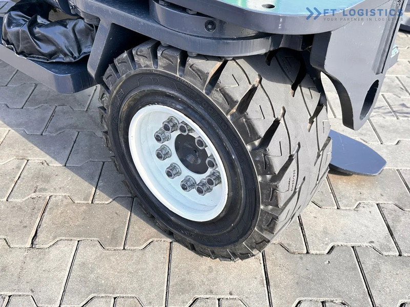 Combilift C4000 / TRIPLEX / 4900MM / LPG / FREE LIFT / FORK SHIFT / LIKE NEW C4000 / TRIPLEX / 4900MM / LPG / FREE LIFT / FORK SHIFT / LIK - 4 yönlü reach truck: fotoğraf 5 Combilift C4000 / TRIPLEX / 4900MM / LPG / FREE LIFT / FORK SHIFT / LIKE NEW C4000 / TRIPLEX / 4900MM / LPG / FREE LIFT / FORK SHIFT / LIK - 4 yönlü reach truck: fotoğraf 5