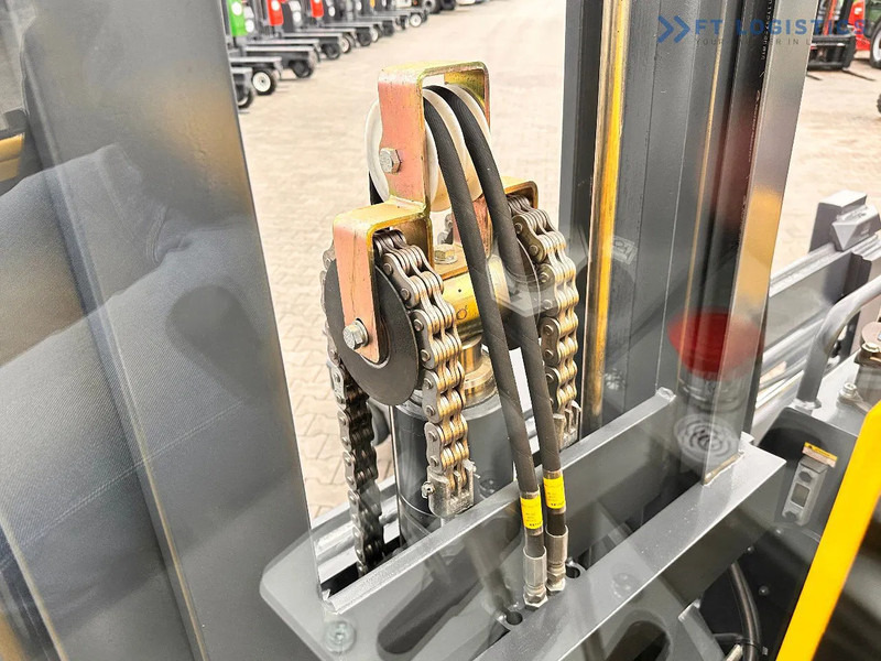 Combilift C4500 / DUPLEX / 4050MM / DIESEL / WIDE POSITIONER / FREE LIFT C4500 / DUPLEX / 4050MM / DIESEL / WIDE POSITIONER / FREE LIFT - 4 yönlü reach truck: fotoğraf 2 Combilift C4500 / DUPLEX / 4050MM / DIESEL / WIDE POSITIONER / FREE LIFT C4500 / DUPLEX / 4050MM / DIESEL / WIDE POSITIONER / FREE LIFT - 4 yönlü reach truck: fotoğraf 2