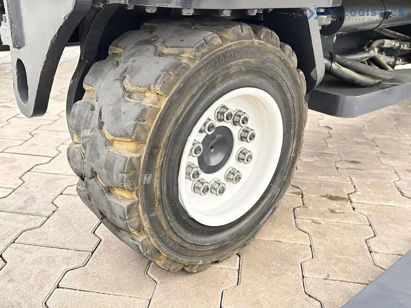 Combilift C4500 / DUPLEX / 4050MM / DIESEL / WIDE POSITIONER / FREE LIFT C4500 / DUPLEX / 4050MM / DIESEL / WIDE POSITIONER / FREE LIFT - 4 yönlü reach truck: fotoğraf 5 Combilift C4500 / DUPLEX / 4050MM / DIESEL / WIDE POSITIONER / FREE LIFT C4500 / DUPLEX / 4050MM / DIESEL / WIDE POSITIONER / FREE LIFT - 4 yönlü reach truck: fotoğraf 5