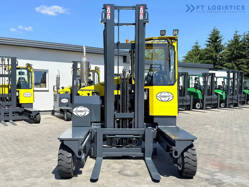 Combilift C5000XL / GAS / DUPLEX / 4500MM / FREE LIFT / SIDESHIFT / FORK POSITIONER / XL CABIN / NEW TYRES C5000XL / GAS / DUPLEX / 4500MM - 4 yönlü reach truck: fotoğraf 5 Combilift C5000XL / GAS / DUPLEX / 4500MM / FREE LIFT / SIDESHIFT / FORK POSITIONER / XL CABIN / NEW TYRES C5000XL / GAS / DUPLEX / 4500MM - 4 yönlü reach truck: fotoğraf 5