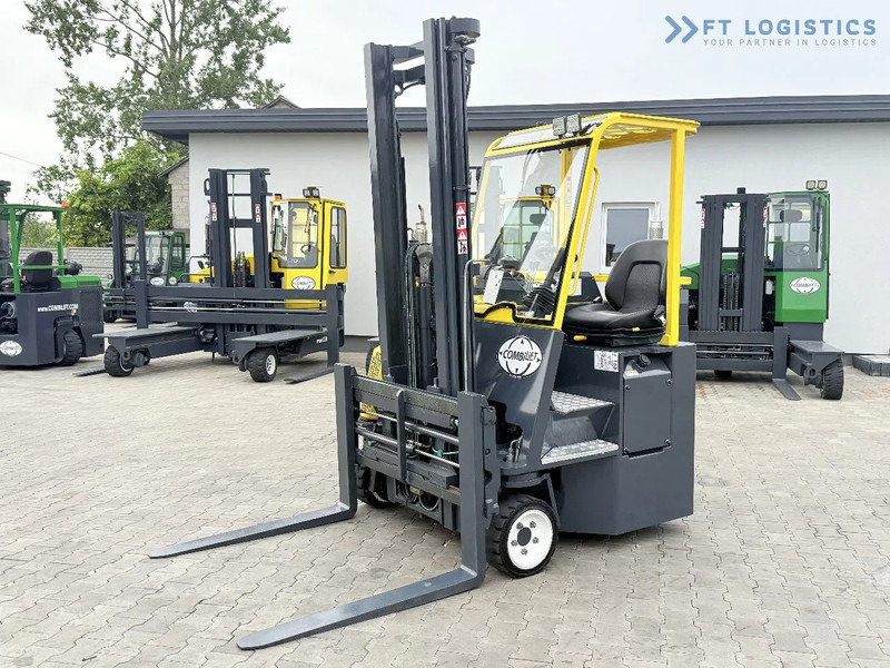 Combilift CB2500 / DUPLEX / 4100MM / DIESEL / FREE LIFT / FORK POSITIONER / SIDE SHIFT / LIKE NEW / Wide range of four-way and side loader - 4 yönlü reach truck: fotoğraf 1 Combilift CB2500 / DUPLEX / 4100MM / DIESEL / FREE LIFT / FORK POSITIONER / SIDE SHIFT / LIKE NEW / Wide range of four-way and side loader - 4 yönlü reach truck: fotoğraf 1