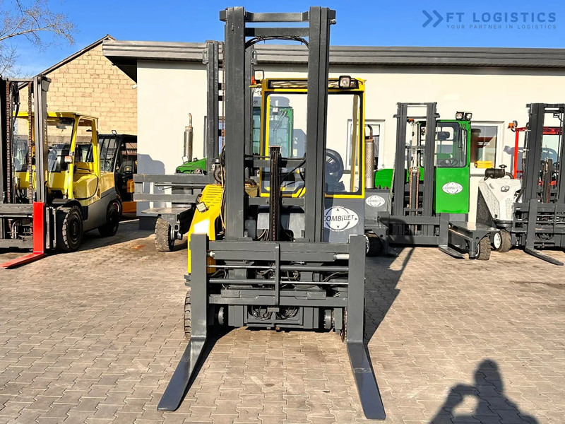 Combilift CB3000 / LPG / DUPLEX / 4000MM / FREE LIFT / NEW TIRES / LIKE NEW CB3000 / LPG / DUPLEX / 4000MM / FREE LIFT / NEW TIRES / LIKE - 4 yönlü reach truck: fotoğraf 3 Combilift CB3000 / LPG / DUPLEX / 4000MM / FREE LIFT / NEW TIRES / LIKE NEW CB3000 / LPG / DUPLEX / 4000MM / FREE LIFT / NEW TIRES / LIKE - 4 yönlü reach truck: fotoğraf 3