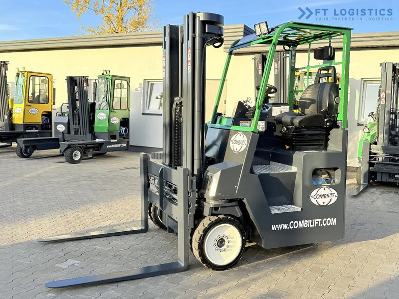 Combilift CB4000 / GAS / TRIPLEX 5200MM / FREE LIFT / FORK POSITIONER / SIDE SHIFT / EXCELLENT CONDITION / Wide range of four-way and side - 4 yönlü reach truck: fotoğraf 2 Combilift CB4000 / GAS / TRIPLEX 5200MM / FREE LIFT / FORK POSITIONER / SIDE SHIFT / EXCELLENT CONDITION / Wide range of four-way and side - 4 yönlü reach truck: fotoğraf 2