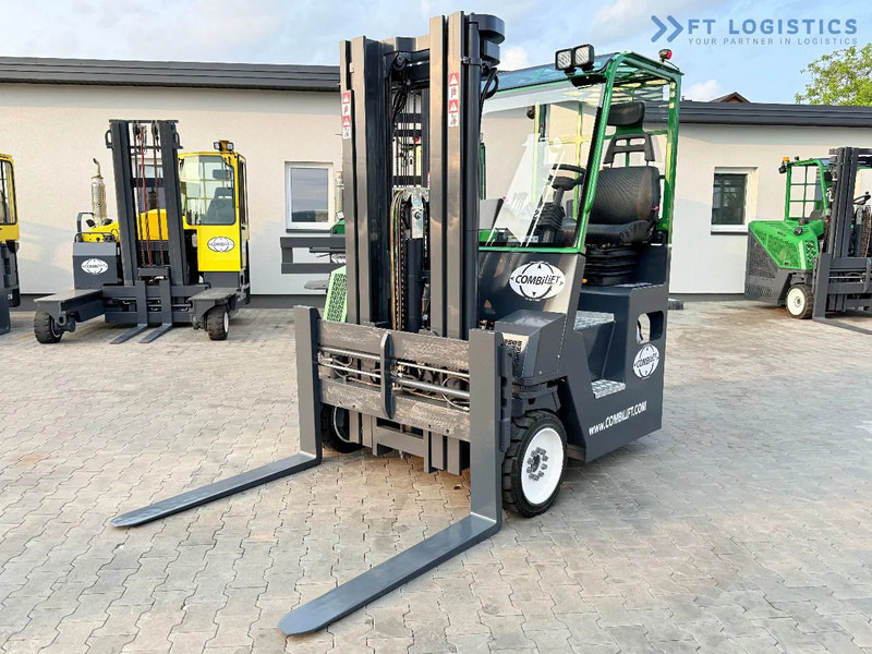 Combilift COMBILIFT C4000CB – TRIPLEX 5200mm – Year 2017 – LPG – FREE LIFT – SIDESHIFT – FORK POSITIONER – CONDITION 5/5 COMBILIFT C4000CB - 4 yönlü reach truck: fotoğraf 1 Combilift COMBILIFT C4000CB – TRIPLEX 5200mm – Year 2017 – LPG – FREE LIFT – SIDESHIFT – FORK POSITIONER – CONDITION 5/5 COMBILIFT C4000CB - 4 yönlü reach truck: fotoğraf 1