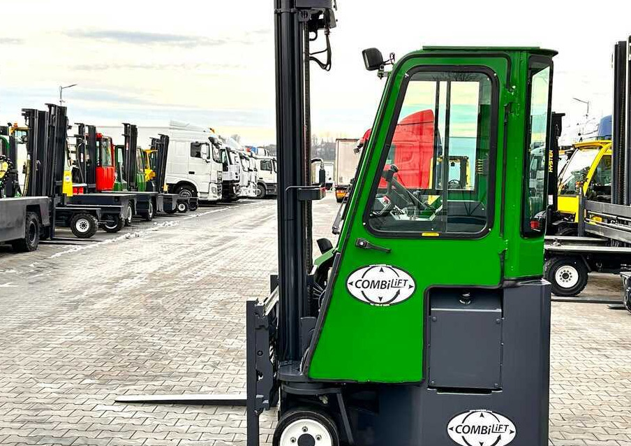 Combilift Combilift C3000CB - DUPLEX 4000mm - Year 2015 - / CABIN - HEATING / ONLY 6546 MTH / EXCELLENT CONDITION / LIKE NEW! - 4 yönlü reach truck: fotoğraf 3 Combilift Combilift C3000CB - DUPLEX 4000mm - Year 2015 - / CABIN - HEATING / ONLY 6546 MTH / EXCELLENT CONDITION / LIKE NEW! - 4 yönlü reach truck: fotoğraf 3