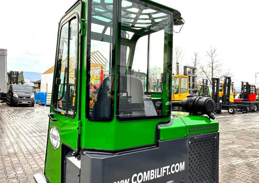 Combilift Combilift C3000CB - DUPLEX 4000mm - Year 2015 - / CABIN - HEATING / ONLY 6546 MTH / EXCELLENT CONDITION / LIKE NEW! - 4 yönlü reach truck: fotoğraf 5 Combilift Combilift C3000CB - DUPLEX 4000mm - Year 2015 - / CABIN - HEATING / ONLY 6546 MTH / EXCELLENT CONDITION / LIKE NEW! - 4 yönlü reach truck: fotoğraf 5