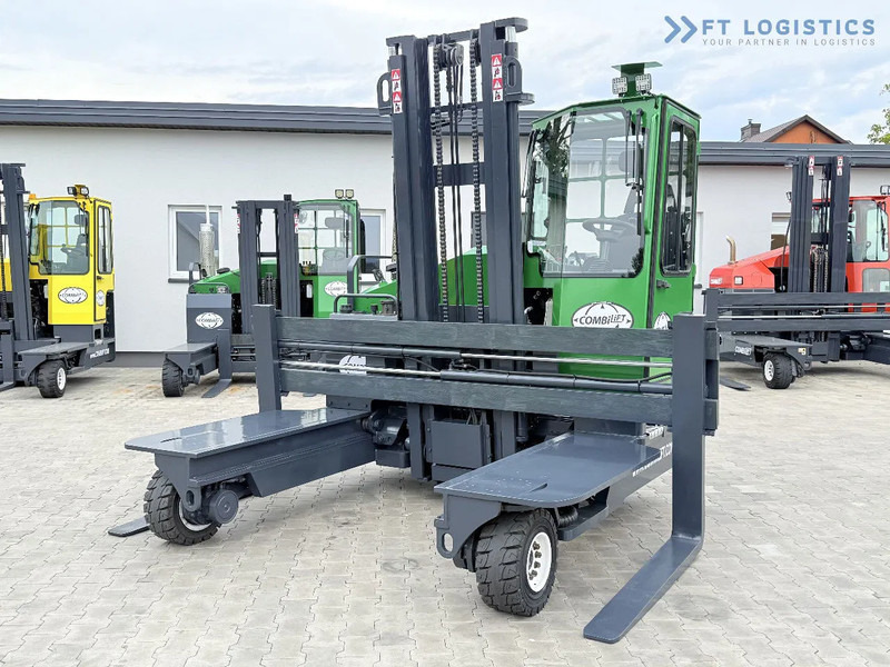 Combilift Combilift C4500 / DIESEL / DUPLEX 4000MM / WIDE FORK POSITIONER / HEATING / FULL CABIN / PERFECT CONDITION / Wide range of four- - 4 yönlü reach truck: fotoğraf 4 Combilift Combilift C4500 / DIESEL / DUPLEX 4000MM / WIDE FORK POSITIONER / HEATING / FULL CABIN / PERFECT CONDITION / Wide range of four- - 4 yönlü reach truck: fotoğraf 4