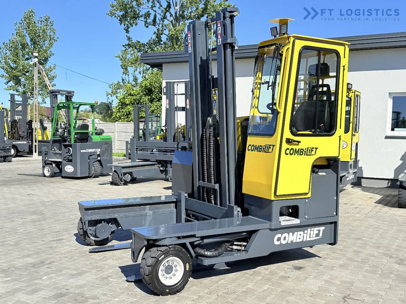 Combilift Combilift FOUR-WAY MULTIDIRECTIONAL FORKLIFT C4000 / DIESEL / DUPLEX 4100MM / ONLY 2888 HOURS / FORK POSITIONER / FULL CABIN – H - 4 yönlü reach truck: fotoğraf 4 Combilift Combilift FOUR-WAY MULTIDIRECTIONAL FORKLIFT C4000 / DIESEL / DUPLEX 4100MM / ONLY 2888 HOURS / FORK POSITIONER / FULL CABIN – H - 4 yönlü reach truck: fotoğraf 4
