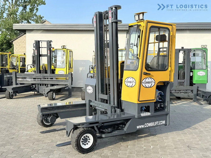 Combilift Combilift FOUR-WAY MULTIDIRECTIONAL FORKLIFT C4000 / GAS / DUPLEX 4500MM / ONLY 6604 HOURS / SIDE SHIFT / FULL CABIN / PERFECT C - 4 yönlü reach truck: fotoğraf 2 Combilift Combilift FOUR-WAY MULTIDIRECTIONAL FORKLIFT C4000 / GAS / DUPLEX 4500MM / ONLY 6604 HOURS / SIDE SHIFT / FULL CABIN / PERFECT C - 4 yönlü reach truck: fotoğraf 2