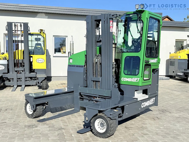 Combilift Combilift FOUR-WAY MULTIDIRECTIONAL FORKLIFT C4500 / DIESEL / TRIPLEX 4900MM / ONLY 4854 HOURS / FORK POSITIONER / FULL CABIN – - 4 yönlü reach truck: fotoğraf 4 Combilift Combilift FOUR-WAY MULTIDIRECTIONAL FORKLIFT C4500 / DIESEL / TRIPLEX 4900MM / ONLY 4854 HOURS / FORK POSITIONER / FULL CABIN – - 4 yönlü reach truck: fotoğraf 4