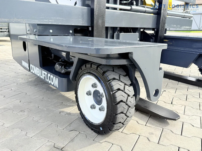 Combilift FOUR-WAY / MULTI-DIRECTIONAL FORKLIFT / ONLY 491 HOURS / C2500 / GAS / DUPLEX 4600MM / SHORT – ONLY 1900MM / WIDTH 2700MM WITH F - 4 yönlü reach truck: fotoğraf 5 Combilift FOUR-WAY / MULTI-DIRECTIONAL FORKLIFT / ONLY 491 HOURS / C2500 / GAS / DUPLEX 4600MM / SHORT – ONLY 1900MM / WIDTH 2700MM WITH F - 4 yönlü reach truck: fotoğraf 5