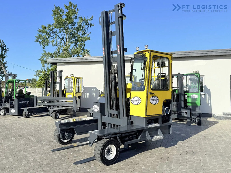 Combilift FOUR-WAY MULTIDIRECTIONAL FORKLIFT C5000 / GAS / TRIPLEX 6000MM / ONLY 4263 HOURS / FORK POSITIONER / EXCELLENT CONDITION / Wide - 4 yönlü reach truck: fotoğraf 2 Combilift FOUR-WAY MULTIDIRECTIONAL FORKLIFT C5000 / GAS / TRIPLEX 6000MM / ONLY 4263 HOURS / FORK POSITIONER / EXCELLENT CONDITION / Wide - 4 yönlü reach truck: fotoğraf 2