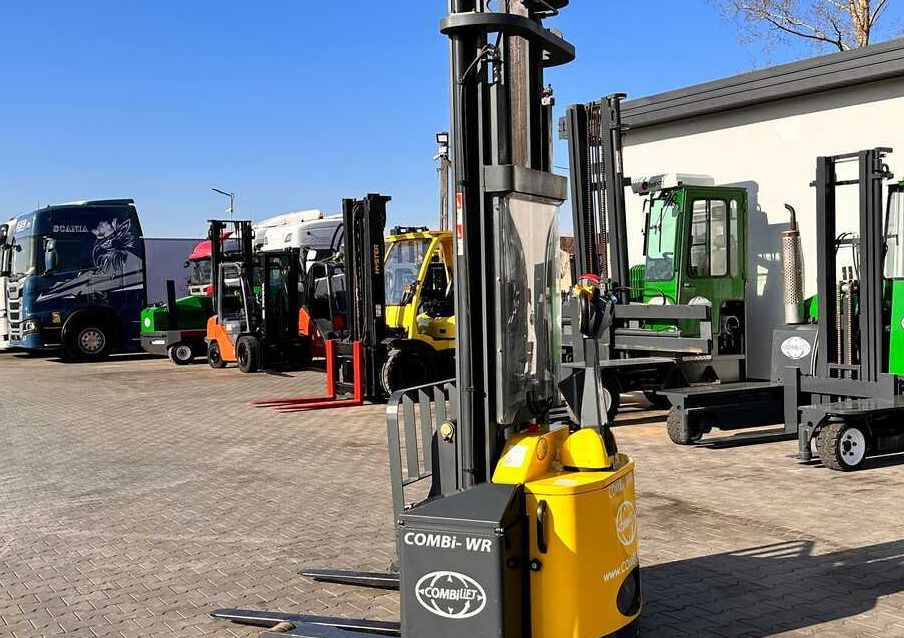 Combilift WR-4 / DUPLEX / 4.5M / 2017 / ONLY 30 HOURS / LIKE NEW / 1500KG - Istif makinası: fotoğraf 4 Combilift WR-4 / DUPLEX / 4.5M / 2017 / ONLY 30 HOURS / LIKE NEW / 1500KG - Istif makinası: fotoğraf 4