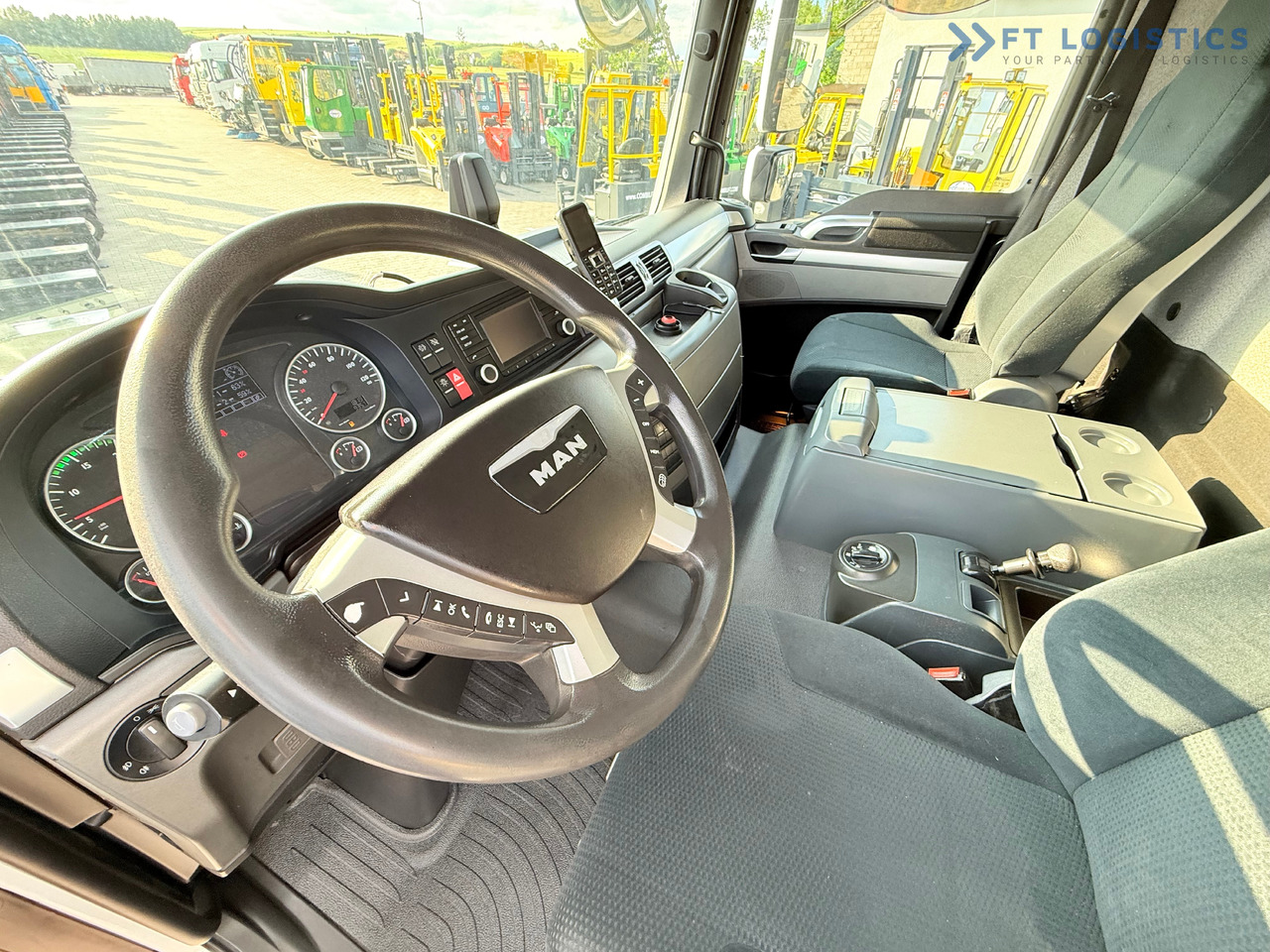 MAN TGM 18.290 / THERMOKING T-1200R / BI-TEMPERATURE / 19 PALLETS / 90% TYRES / EXCELLENT CONDITION / DHOLLANDIA TAIL LIFT / SIDE DOOR / PAYLOAD 8,220 KG finansal kiralama MAN TGM 18.290 / THERMOKING T-1200R / BI-TEMPERATURE / 19 PALLETS / 90% TYRES / EXCELLENT CONDITION / DHOLLANDIA TAIL LIFT / SIDE DOOR / PAYLOAD 8,220 KG: fotoğraf 43
