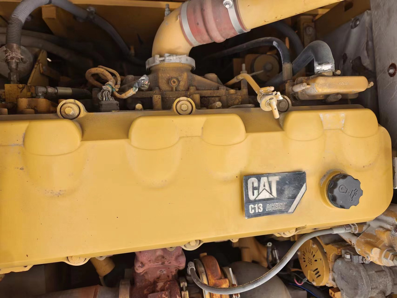 CATERPILLAR C13 - Motor - Ekskavatör: fotoğraf 1 CATERPILLAR C13 - Motor - Ekskavatör: fotoğraf 1