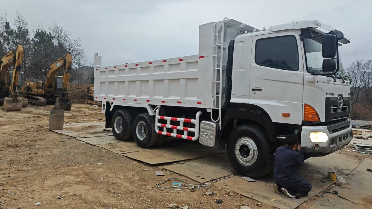 HINO HINO 700 - Damperli kamyon: fotoğraf 1 HINO HINO 700 - Damperli kamyon: fotoğraf 1
