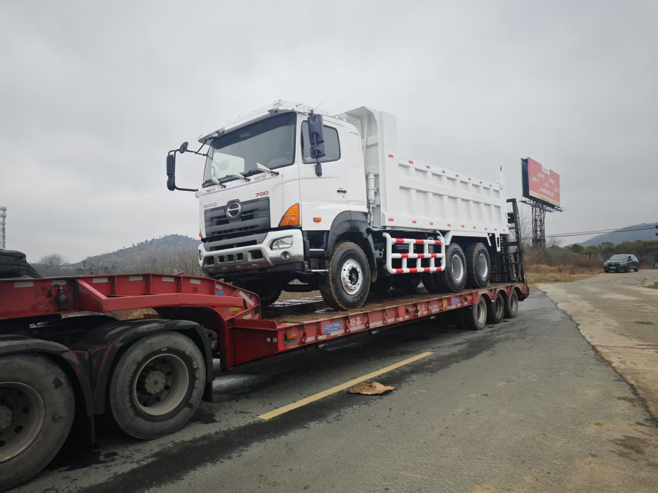 HINO HINO 700 - Damperli kamyon: fotoğraf 2 HINO HINO 700 - Damperli kamyon: fotoğraf 2