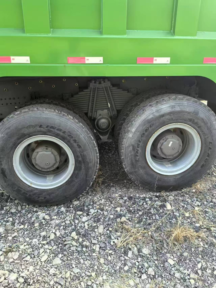 HOWO HOWO 6*6 dump truck - Damperli kamyon: fotoğraf 5 HOWO HOWO 6*6 dump truck - Damperli kamyon: fotoğraf 5