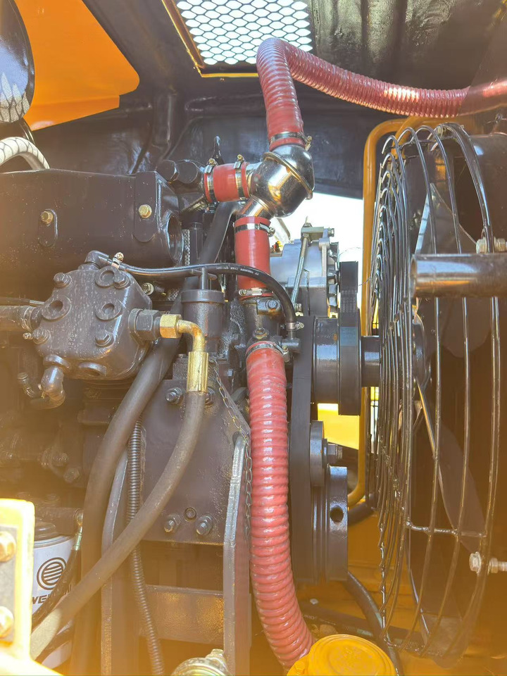 LIUGONG 856 - Tekerlekli yükleyici: fotoğraf 2 LIUGONG 856 - Tekerlekli yükleyici: fotoğraf 2