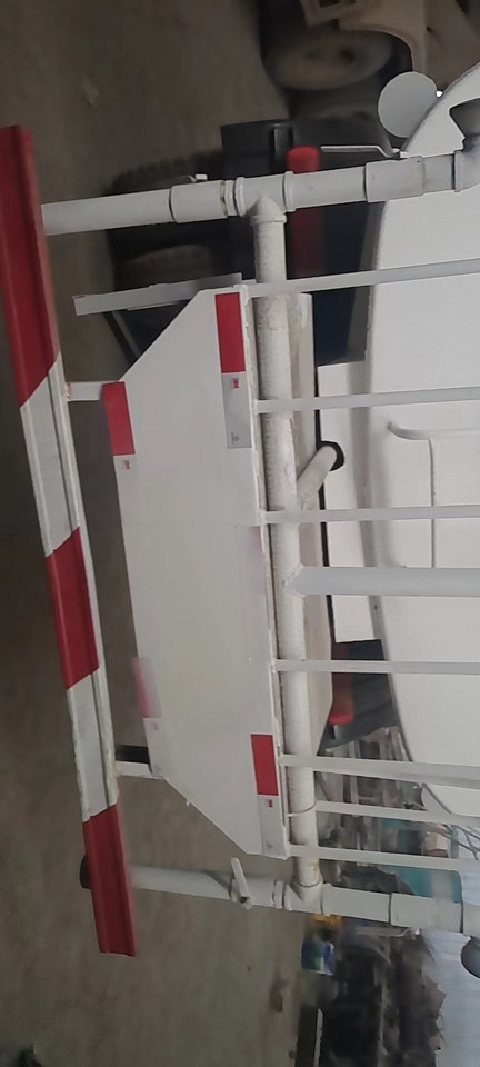 SINOTRUK 20 cubic meters tank - Tanker kamyon: fotoğraf 4 SINOTRUK 20 cubic meters tank - Tanker kamyon: fotoğraf 4