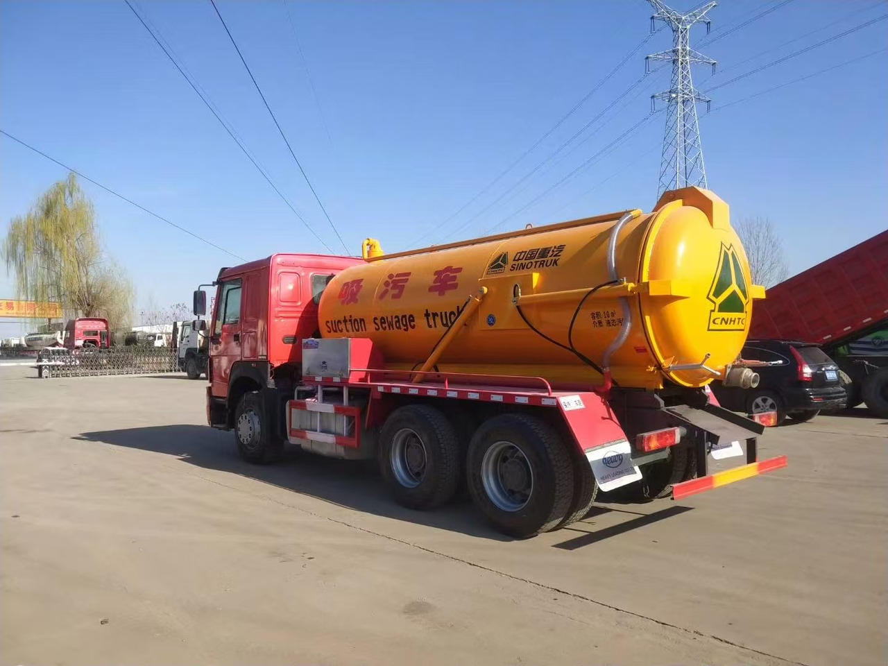 SINOTRUK SINOTRUK 336 suction sewage truck - Konteynır taşıyıcı/ Yedek karoser kamyon: fotoğraf 4 SINOTRUK SINOTRUK 336 suction sewage truck - Konteynır taşıyıcı/ Yedek karoser kamyon: fotoğraf 4