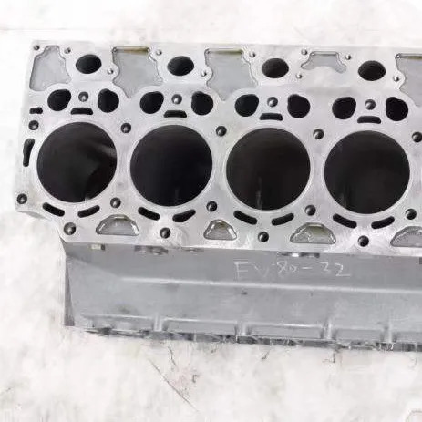 VOLVO D6E - Silindirler bloku - Ekskavatör: fotoğraf 1 VOLVO D6E - Silindirler bloku - Ekskavatör: fotoğraf 1