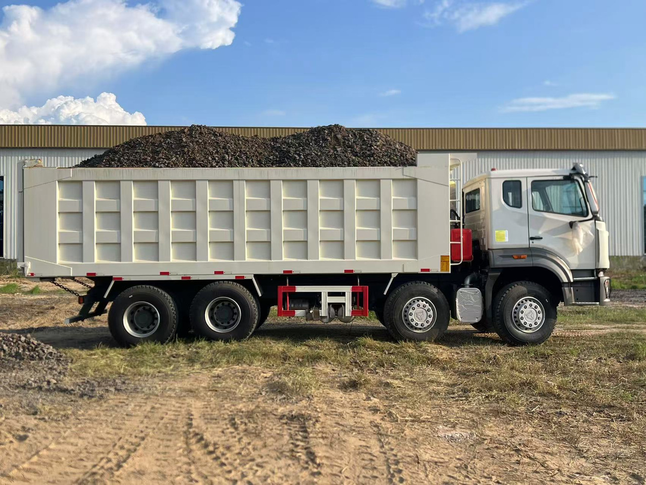 HOWO Used Dump Truck8*4 6*4 - Damperli kamyon: fotoğraf 4 HOWO Used Dump Truck8*4 6*4 - Damperli kamyon: fotoğraf 4