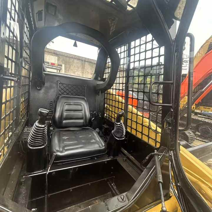 High Quality Used Cat 246D3 Excavator with Low Working Hours and Best Price Used Cat 246D3 Machine with Cheap Price for Sale - Mini yükleyici: fotoğraf 3 High Quality Used Cat 246D3 Excavator with Low Working Hours and Best Price Used Cat 246D3 Machine with Cheap Price for Sale - Mini yükleyici: fotoğraf 3