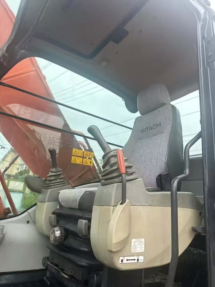 CRAWLER EXCAVATOR Original Japan Hitachi ZX200-5 Excavator Hitachi Excavator in Low Price for Hot Sale - İş makinaları: fotoğraf 3 CRAWLER EXCAVATOR Original Japan Hitachi ZX200-5 Excavator Hitachi Excavator in Low Price for Hot Sale - İş makinaları: fotoğraf 3