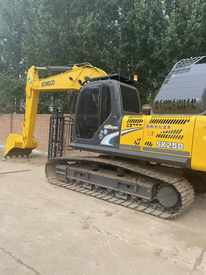 KOBELCO High Efficiency KOBELCO SK250 Excavator - İş makinaları: fotoğraf 1 KOBELCO High Efficiency KOBELCO SK250 Excavator - İş makinaları: fotoğraf 1