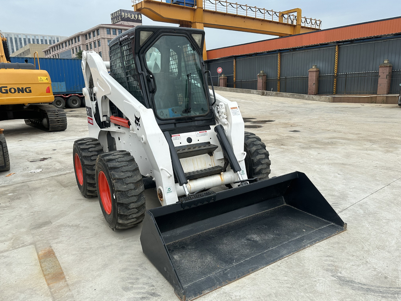 Second hand Hot sale skid-steers Bobcat S300 - İş makinaları: fotoğraf 3 Second hand Hot sale skid-steers Bobcat S300 - İş makinaları: fotoğraf 3