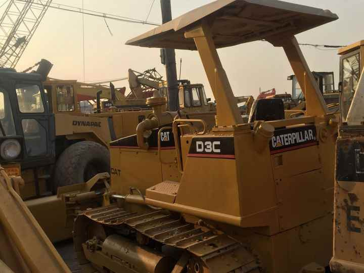Mini CAT Bulldozer D3c D3 D3k D3m D4h D4m D4k D5h D5g D5k D5m Used Bulldozer with Ripper for Sale - Buldozer: fotoğraf 3 Mini CAT Bulldozer D3c D3 D3k D3m D4h D4m D4k D5h D5g D5k D5m Used Bulldozer with Ripper for Sale - Buldozer: fotoğraf 3