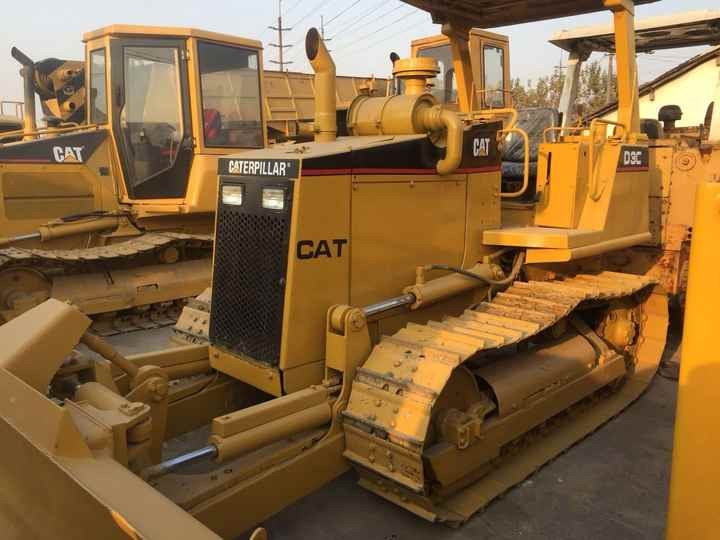 Mini CAT Bulldozer D3c D3 D3k D3m D4h D4m D4k D5h D5g D5k D5m Used Bulldozer with Ripper for Sale - Buldozer: fotoğraf 4 Mini CAT Bulldozer D3c D3 D3k D3m D4h D4m D4k D5h D5g D5k D5m Used Bulldozer with Ripper for Sale - Buldozer: fotoğraf 4