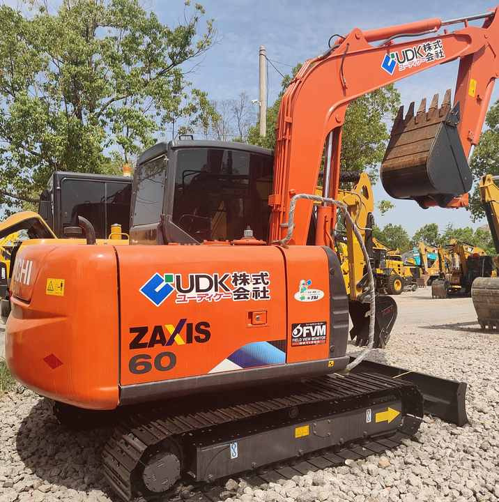 Original Japan Hitachi ZX60 Excavator Hitachi Excavator in Low Price for Hot Sale - Paletli ekskavatör: fotoğraf 1 Original Japan Hitachi ZX60 Excavator Hitachi Excavator in Low Price for Hot Sale - Paletli ekskavatör: fotoğraf 1