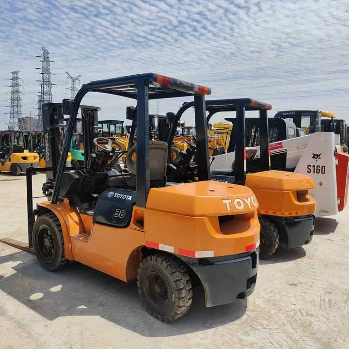 Secod Hand Japanese Brand Toyota 30 Forklift Mini 3 Ton Forklift with Good Performance and Less Working Time for Sale - Forklift: fotoğraf 1 Secod Hand Japanese Brand Toyota 30 Forklift Mini 3 Ton Forklift with Good Performance and Less Working Time for Sale - Forklift: fotoğraf 1