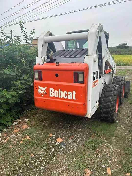 Second Hand BOBCAT S300 Skid-steer Loader with Very Good Performance Is for Sale at a Low Price - Mini yükleyici: fotoğraf 4 Second Hand BOBCAT S300 Skid-steer Loader with Very Good Performance Is for Sale at a Low Price - Mini yükleyici: fotoğraf 4