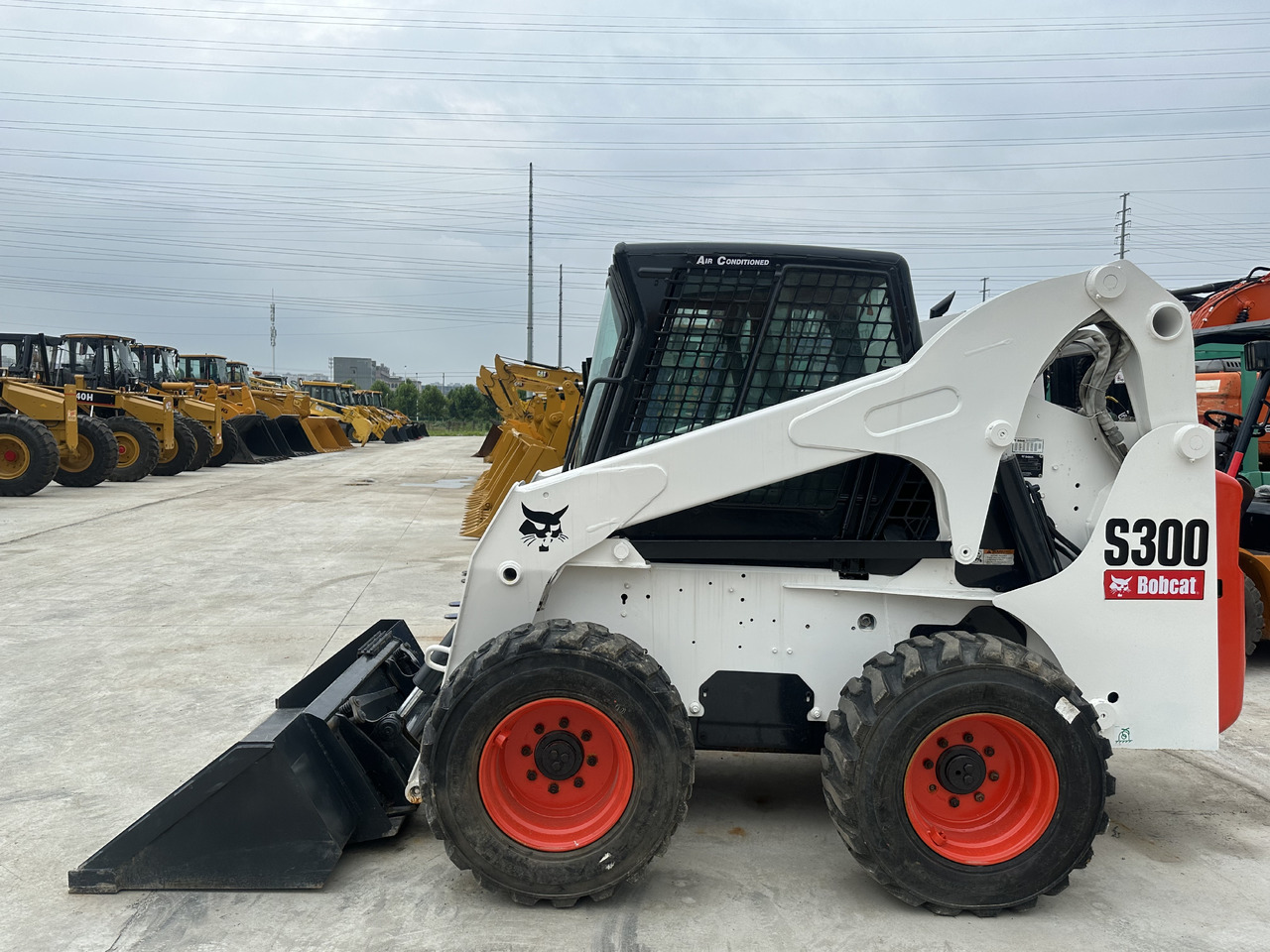 Second hand Hot sale skid-steers Bobcat S300 - Mini yükleyici: fotoğraf 5 Second hand Hot sale skid-steers Bobcat S300 - Mini yükleyici: fotoğraf 5