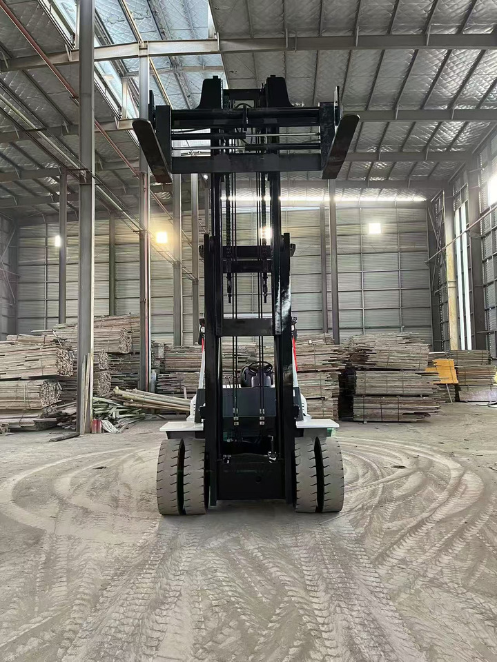 TCM Used Forklift TCM 100 - Forklift: fotoğraf 5 TCM Used Forklift TCM 100 - Forklift: fotoğraf 5