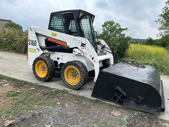 USED BOBCAT S160 Skid-steer Loader with Very Good Performance Is for Sale at a Low Price. - Mini yükleyici: fotoğraf 2 USED BOBCAT S160 Skid-steer Loader with Very Good Performance Is for Sale at a Low Price. - Mini yükleyici: fotoğraf 2