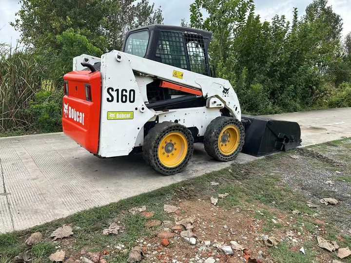 USED BOBCAT S160 Skid-steer Loader with Very Good Performance Is for Sale at a Low Price. - Mini yükleyici: fotoğraf 4 USED BOBCAT S160 Skid-steer Loader with Very Good Performance Is for Sale at a Low Price. - Mini yükleyici: fotoğraf 4