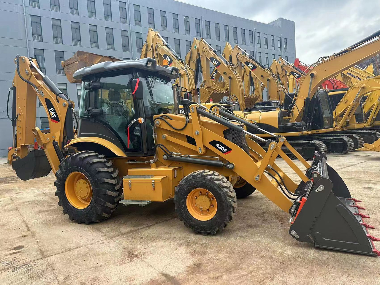 Used Backhoe High Quality CAT 420F - Iş makinesi: fotoğraf 2 Used Backhoe High Quality CAT 420F - Iş makinesi: fotoğraf 2