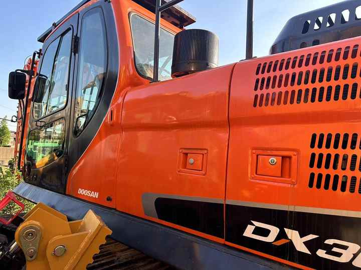 Used Digger DOOSAN DX300 Construction Machinery Construction Digger Used DOOSAN DX300 Cheap Excavator - Paletli ekskavatör: fotoğraf 2 Used Digger DOOSAN DX300 Construction Machinery Construction Digger Used DOOSAN DX300 Cheap Excavator - Paletli ekskavatör: fotoğraf 2