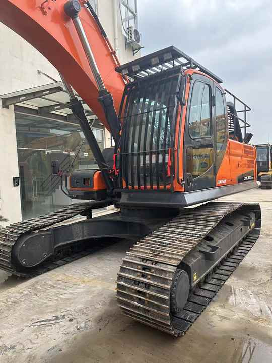 Used Digger DOOSAN DX300 Construction Machinery Construction Digger Used DOOSAN DX300 Cheap Excavator - Paletli ekskavatör: fotoğraf 4 Used Digger DOOSAN DX300 Construction Machinery Construction Digger Used DOOSAN DX300 Cheap Excavator - Paletli ekskavatör: fotoğraf 4