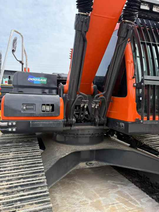 Used Digger Doosan DX225LC-9T Construction Machinery Construction Digger Used Doosan DX225LC-9T Cheap Excavator - Paletli ekskavatör: fotoğraf 4 Used Digger Doosan DX225LC-9T Construction Machinery Construction Digger Used Doosan DX225LC-9T Cheap Excavator - Paletli ekskavatör: fotoğraf 4