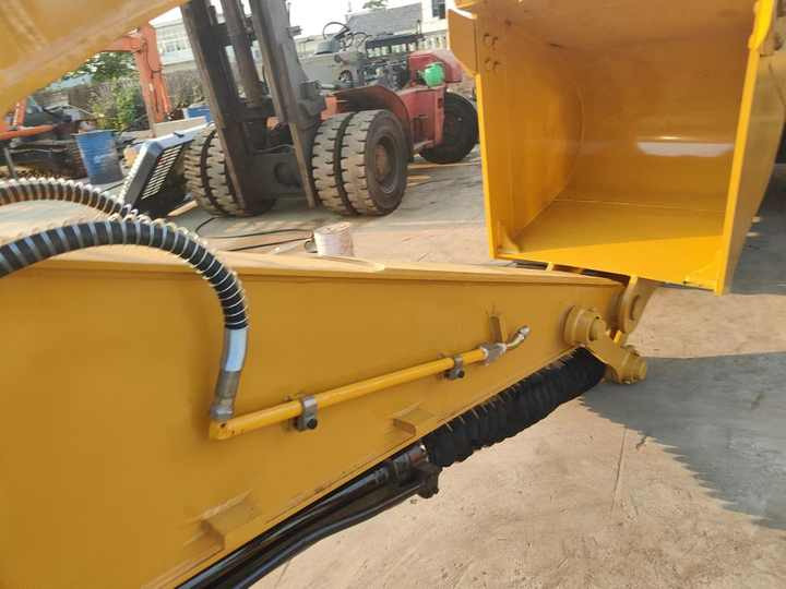 Used Excavator Caterpillar CAT315D Small and Medium-sized Original 15 Ton Excavator CAT315D for Sale - Paletli ekskavatör: fotoğraf 2 Used Excavator Caterpillar CAT315D Small and Medium-sized Original 15 Ton Excavator CAT315D for Sale - Paletli ekskavatör: fotoğraf 2