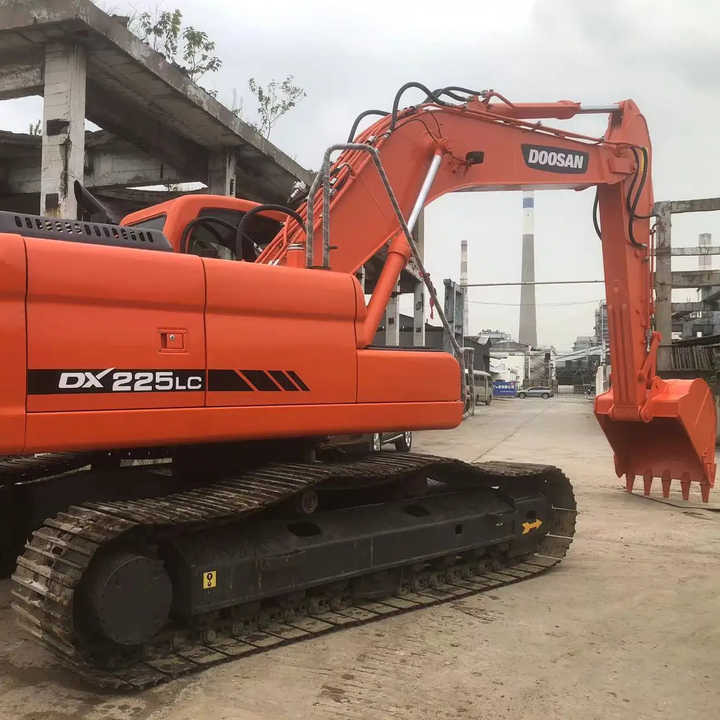 Used Excavator Doosan DX225LC Excavators Mini Equipment Earth Moving Machinery Doosan Digger Excavator for Sale - Paletli ekskavatör: fotoğraf 1 Used Excavator Doosan DX225LC Excavators Mini Equipment Earth Moving Machinery Doosan Digger Excavator for Sale - Paletli ekskavatör: fotoğraf 1